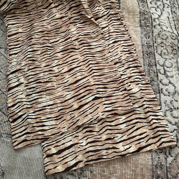 DONT BUY Faithfull the Brand Lena Tiger Print Wide Leg Pants - Picture 6 of 8